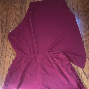 I am selling this one shoulder shorts jump suit!!!!!
